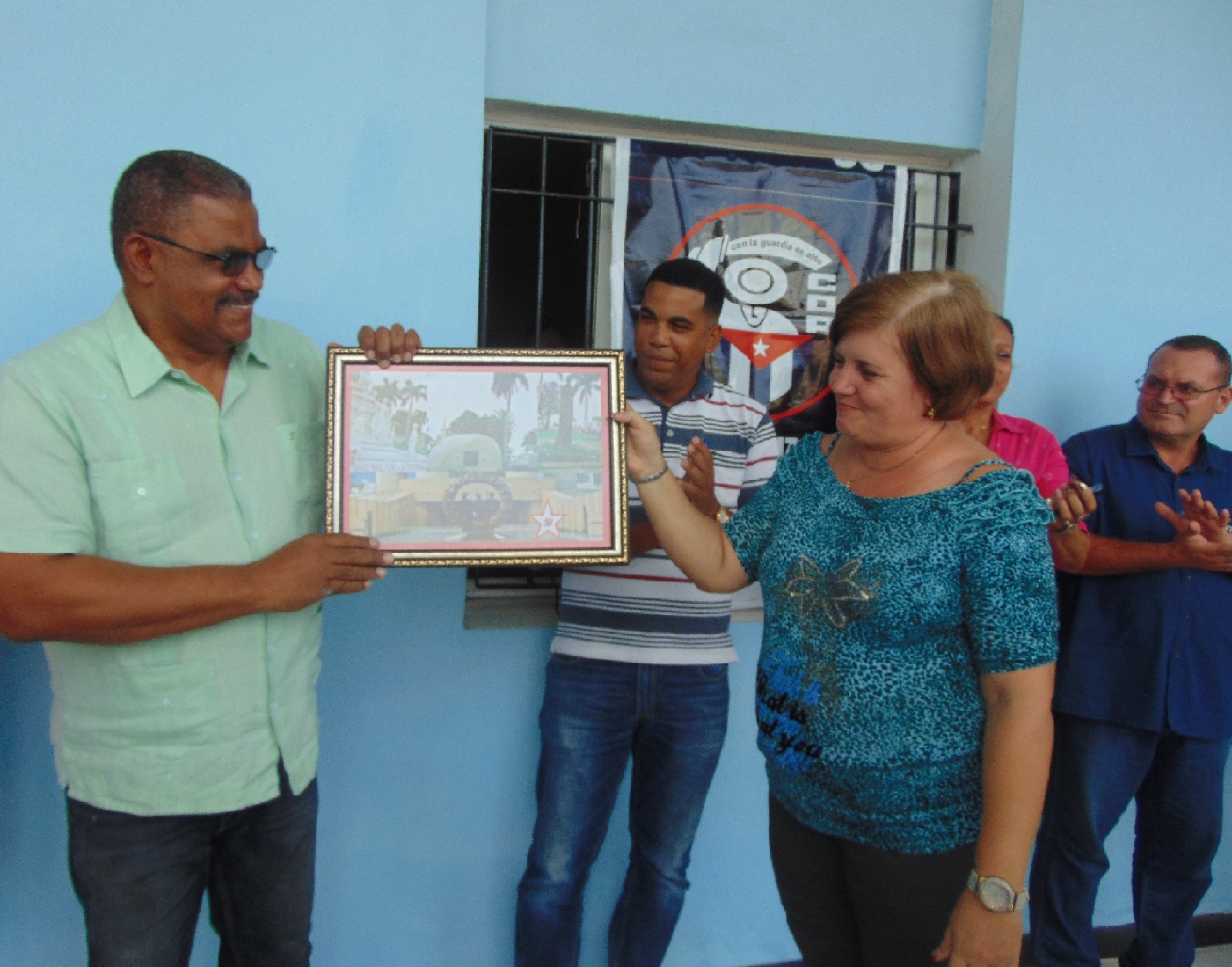 Recibe tribunal municipal el Premio del Barrio-3 Recibe tribunal municipal el Premio del Barrio-3