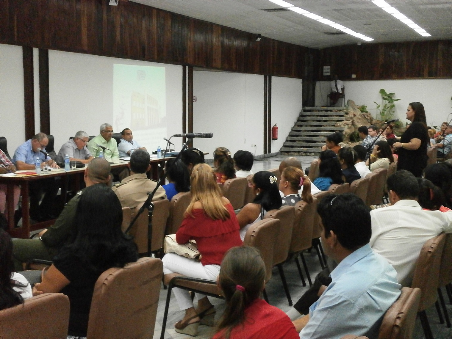 Presidenta del Tribunal Provincial Popular de Santiago de Cuba rinde cuenta de la gestión de los tribunales a diputados de la Asamblea Nacional del Poder Popular