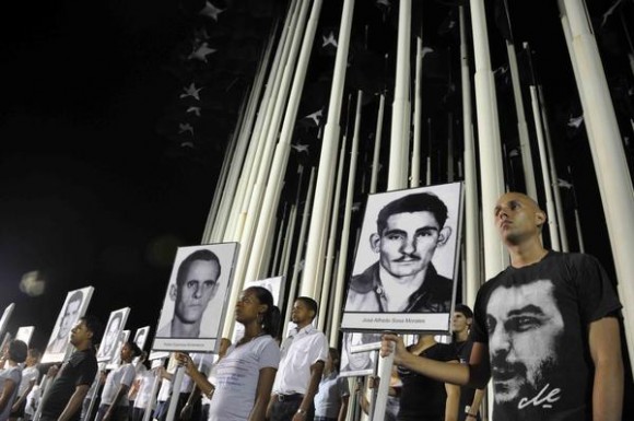 http://www.cubadebate.cu/noticias/2019/05/20/necesario-recordar-demanda-del-pueblo-cubano-al-gobierno-de-estados-unidos-por-los-danos-economicos-ocasionados-a-cuba/ http://www.cubadebate.cu/noticias/2019/05/20/necesario-recordar-demanda-del-pueblo-cubano-al-gobierno-de-estados-unidos-por-los-danos-economicos-ocasionados-a-cuba/