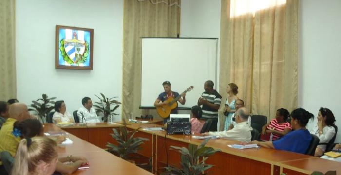 Grupo musical pinareño armoniza el intercambio entre diputados cubanos y Tribunal Provincial Popular de Pinar del Río Grupo musical pinareño armoniza el intercambio entre diputados cubanos y Tribunal Provincial Popular de Pinar del Río