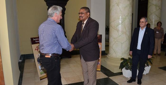 Intercambia el Presidente cubano Díaz–Canel Bermúdez con Jueces y demás trabajadores del Tribunal Supremo Popular-2 Intercambia el Presidente cubano Díaz–Canel Bermúdez con Jueces y demás trabajadores del Tribunal Supremo Popular-2