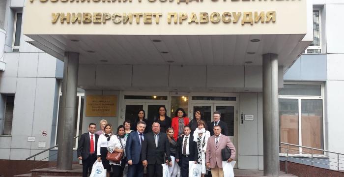 Delegación de jueces cubanos se supera en la Universidad Estatal Rusa de Justicia. Foto: Cortesía de los delegados. Delegación de jueces cubanos se supera en la Universidad Estatal Rusa de Justicia. Foto: Cortesía de los delegados.