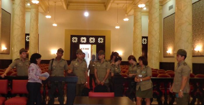 Visita de jóvenes jueces militares-3
