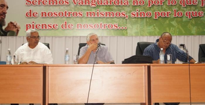 Diputados sostienen encuentro con trabajadores de sector judicial granmense-3 Diputados sostienen encuentro con trabajadores de sector judicial granmense-3