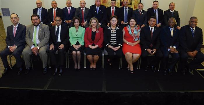 Foto oficial de la Reunión Ordinaria del Consejo Judicial Centroamericano y del Caribe Foto oficial de la Reunión Ordinaria del Consejo Judicial Centroamericano y del Caribe