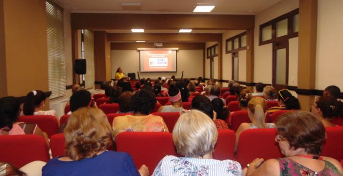 Aquí estamos para seguir defendiendo la dignidad plena. Aquí estamos para seguir defendiendo la dignidad plena.