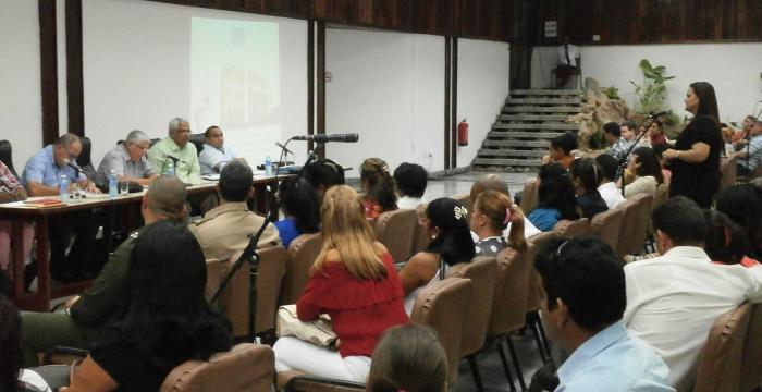 Presidenta del Tribunal Provincial Popular de Santiago de Cuba rinde cuenta de la gestión de los tribunales a diputados de la Asamblea Nacional del Poder Popular Presidenta del Tribunal Provincial Popular de Santiago de Cuba rinde cuenta de la gestión de los tribunales a diputados de la Asamblea Nacional del Poder Popular