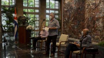 La batalla cultural y simbólica estuvo en el intercambio del Presidente con profesionales de los medios de comunicación. Foto: Estudios Revolución