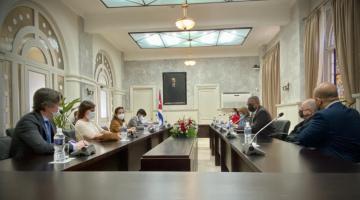 Visitan profesores españoles Tribunal Supremo Popular de Cuba