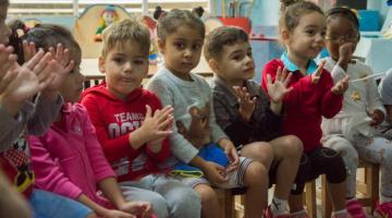 La Constitución de la República de Cuba, en su Artículo 86, establece la especial protección que el Estado, la sociedad y las familias brindan a los niños y adolescentes. Foto: ACN