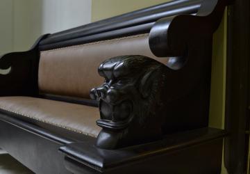 Detalle banco en recepción