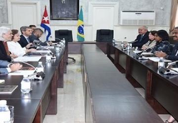 Coversaciones en el Tribunal Supremo Popular 