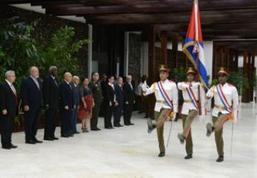 En ceremonia solemne por decreto presidencial reciben altas condecoraciones del Estado cubano