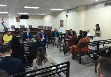 Visita de estudiantes de Derecho de Paul University al Tribunal Provincial Popular de La Habana y al Tribunal Supremo Popular