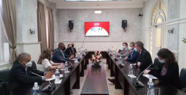 Visitan diputados franceses el máximo órgano judicial cubano