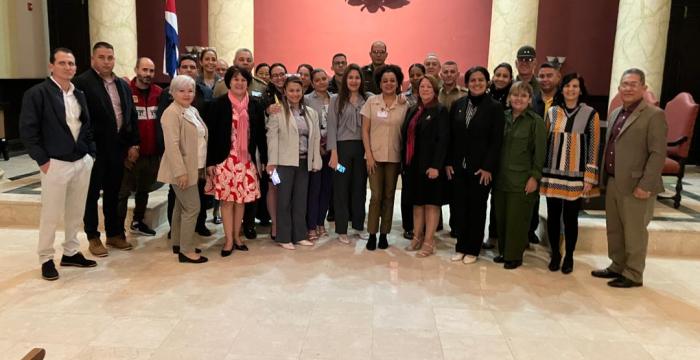 Visita de cursistas de la ESCEG