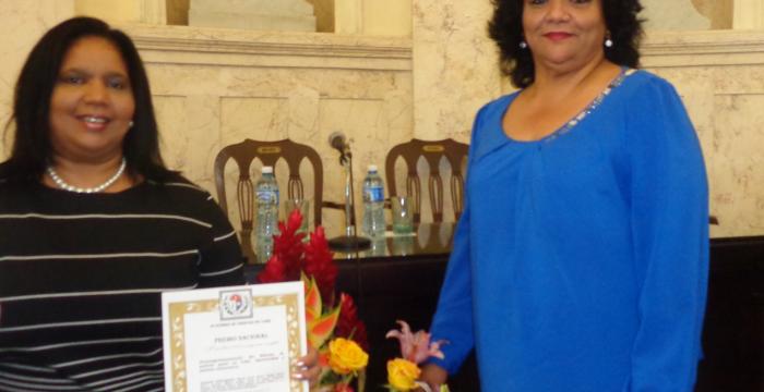 Entregan premios a científicos de excelencia-2