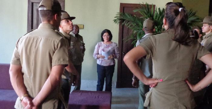 Visita de jóvenes jueces militares-4