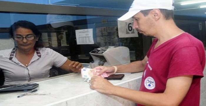 Las casas de cambio son las instituciones financieras cubanas que realizan las operaciones cambiarias Foto: Endrys Correa Vaillant Las casas de cambio son las instituciones financieras cubanas que realizan las operaciones cambiarias Foto: Endrys Correa Vaillant