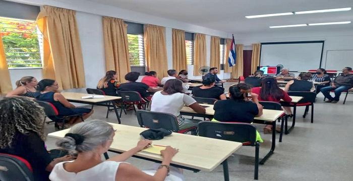 Intercambio por videoconferencia de la Comisión de Asuntos Constitucionales y Jurídicos con diputados de todo el país para evaluar la marcha del proceso de rendición de cuenta del Tribunal Supremo Popular y la Fiscalía General de la República. Intercambio por videoconferencia de la Comisión de Asuntos Constitucionales y Jurídicos con diputados de todo el país para evaluar la marcha del proceso de rendición de cuenta del Tribunal Supremo Popular y la Fiscalía General de la República.