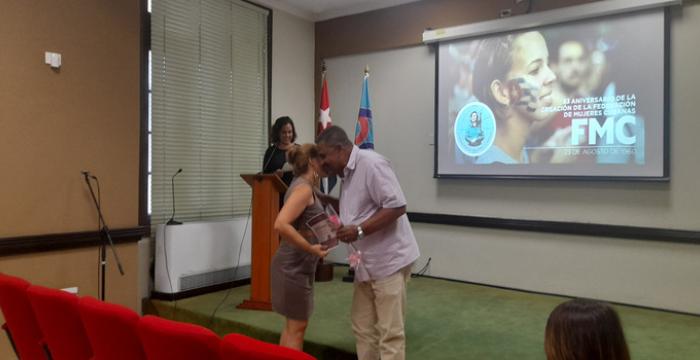 En emotiva conmemoración el Tribunal Supremo Popular reconoce a sus mujeres