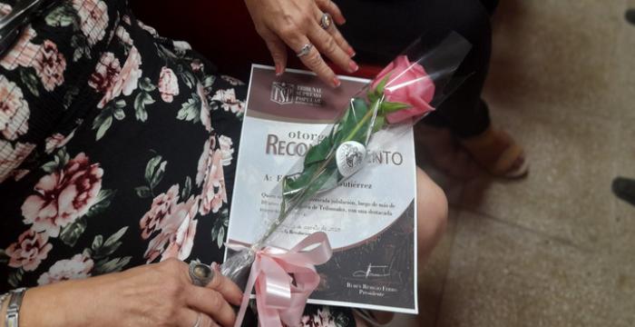 En emotiva conmemoración el Tribunal Supremo Popular reconoce a sus mujeres