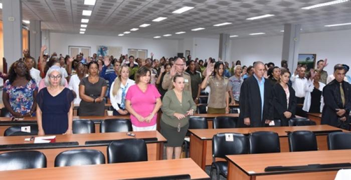 Acto de toma de posesión de los jueces legos del Tribunal Supremo Popular.