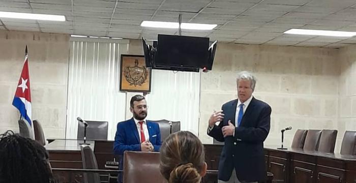 Estudiantes de derecho de Paul University visitan el Tribunal Supremo Popular y el Tribunal Provincial de La Habana Estudiantes de derecho de Paul University visitan el Tribunal Supremo Popular y el Tribunal Provincial de La Habana